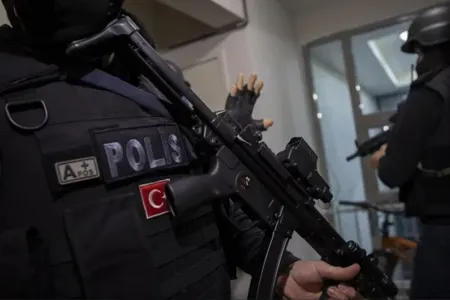 Türkiyədə AKP-nin tədbirində silahlı hücum olub