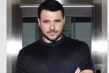“Çoxlu pulun xoşbəxtliklə əlaqəsi yoxdur” - Emin