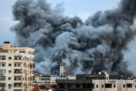 İsrail Qəzza zolağında çadır şəhərcikləri yaradır