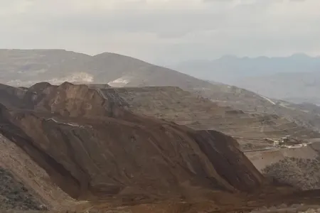 Qızıl mədənində 9 işçi yerin altında qalıb, axtarışlar davam edir