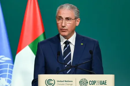 Nazir onu təqaüdə göndərdi - FOTO