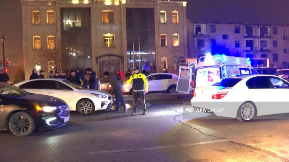 Bakıda qəza törədən xanım sürücü huşunu itirib - FOTOlar