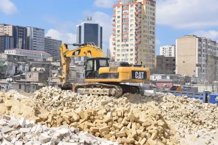 "Torpaq sahələri fantastik qiymətlərə satılır"