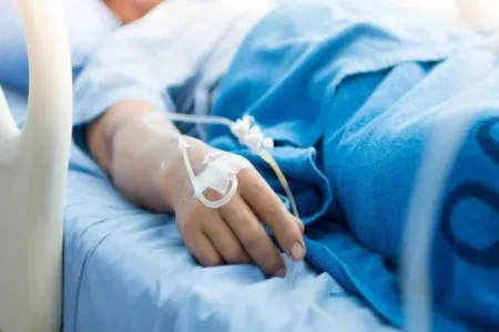 Tanınmış şair xəstəxanaya yerləşdirildi - FOTO