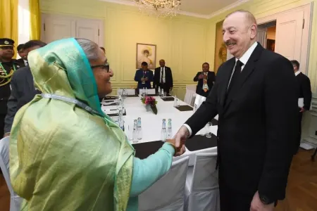Prezident Banqladeşin Baş naziri ilə görüşdü