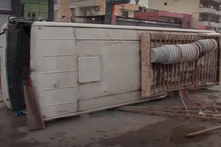 Türkiyədə avtobus qəzaya uğrayıb, 15 nəfər xəsarət alıb