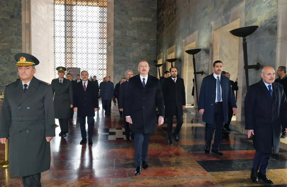 İlham Əliyev Ankarada Anıtqəbiri ziyarət edib - FOTOLAR