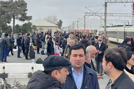Bakı-Ağstafa sürət qatarı yolda qalıb? - – VİDEO
