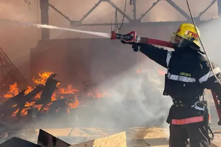 Bakıda oyun zalında yanğın - yaralanan var