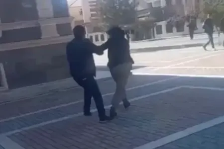 Naxçıvanda qadın ona söz atan kişini döydü - ANBAAN VİDEO