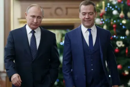 Medvedev Putindən vəzifə istədi