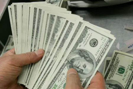 Dolların bahalaşması davam edir - 45 faizə...