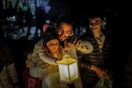 Müharibə kölgəsindəki Qəzzada Ramazan həyəcanı - FOTO