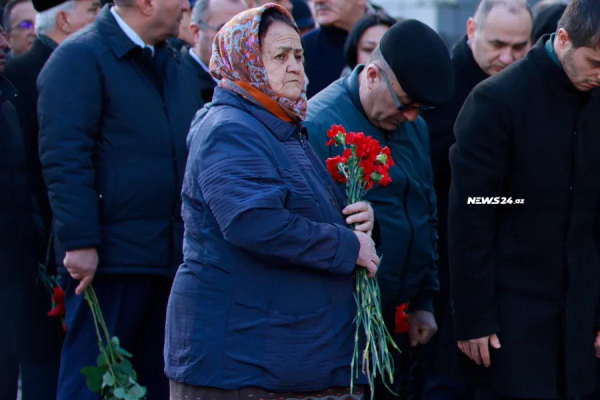 Azərbaycan xalqı Xocalı soyqırımı qurbanlarını anır - FOTOLENT