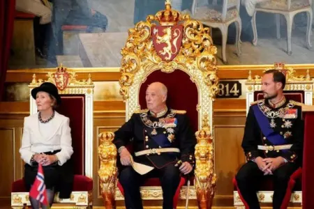 Norveç kralı Malayziyada virusa yoluxdu