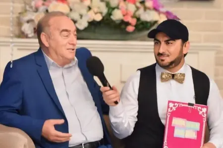 Tolik vəfat edən atasından yazdı