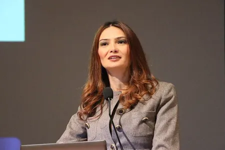 İmtahana Qənirə Paşayeva ilə bağlı - SUAL SALINDI