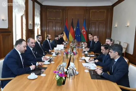 XİN rəhbərlərinin danışıqları başa çatdı
