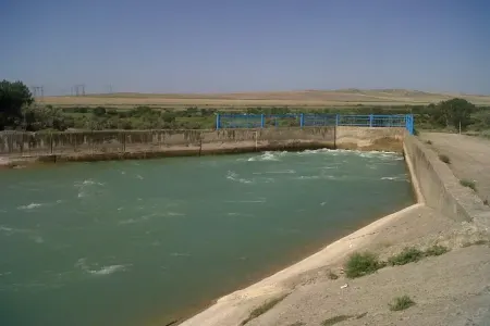 Göyçayda kanalda adam batıb