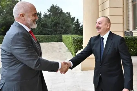 İlham Əliyev Albaniyanın Baş naziri ilə təkbətək görüşür