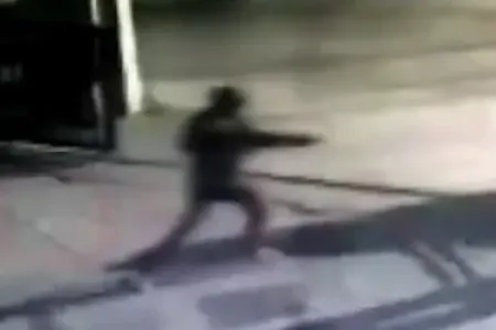 Polis bölməsinə ov tüfəngi ilə atəş AÇDI - VİDEO
