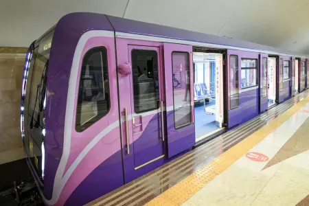 Metroda oğurluq edən kişi və qadın saxlanıldı