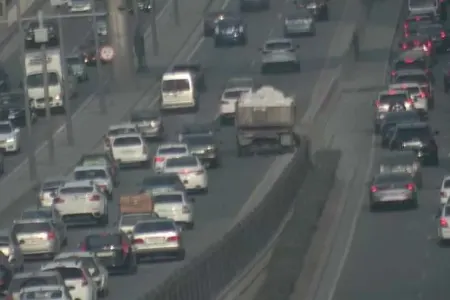 "KamAz" yolda xarab oldu, sıxlıq yarandı