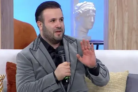 "İllərdir səhnədədirlər, amma bir işə yaramırlar"