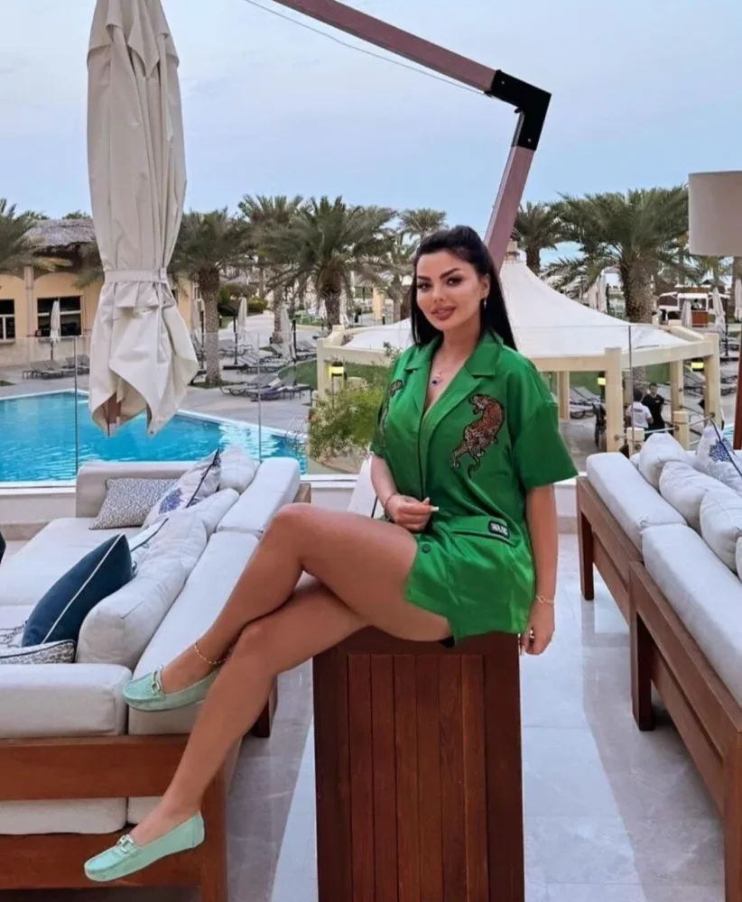 Sevgilisi azərbaycanlı müğənniyə lüks avtomobil - HƏDİYYƏ ETDİ - FOTO