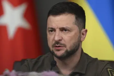 Zelenski İstanbula gedib