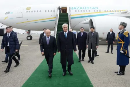 Tokayev Azərbaycana gəldi - FOTO