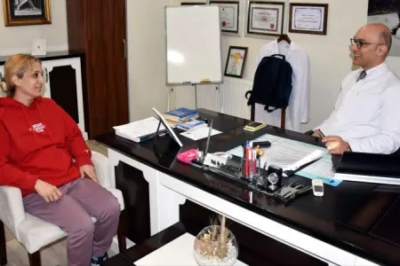 Qarnından 5 kiloqramlıq kütlə çıxdı