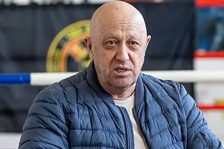 Priqojinin heykəli ucaldıldı - FOTO