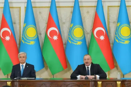 Prezidentlər mətbuata bəyanatlarla çıxış ediblər