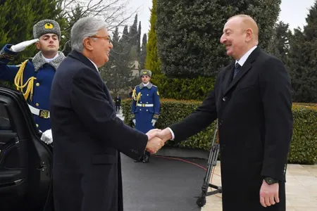 İlham Əliyev Füzulidə Tokayevi qarşıladı