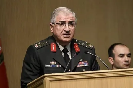 Müdafiə naziri sərhədə getdi
