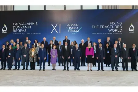 Prezident XI Qlobal Bakı Forumunda iştirak edir - FOTO