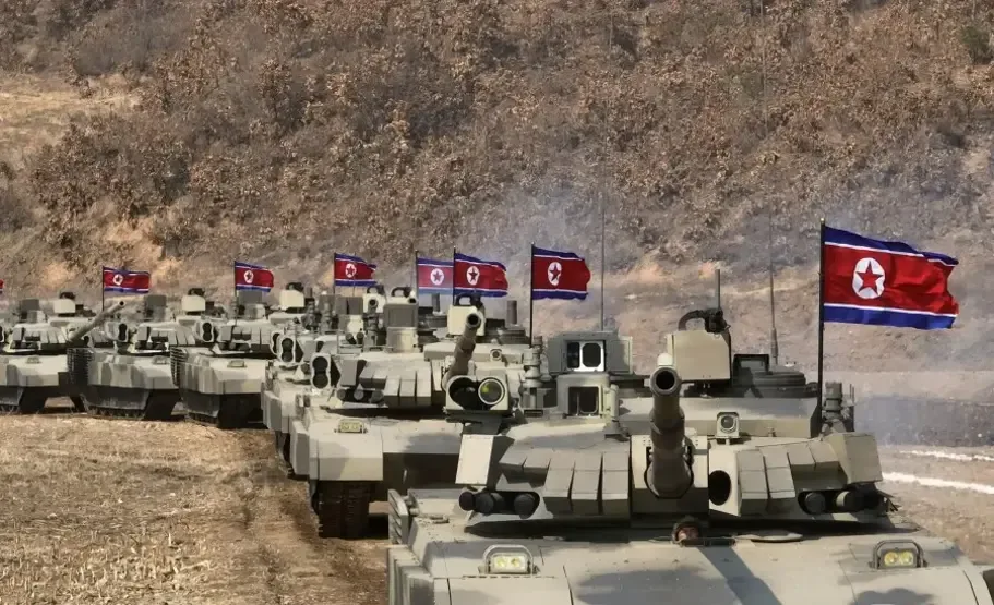 Şimali Koreya lideri yeni tankı sınaqdan keçirdi