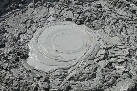 Azərbaycanda daha bir palçıq vulkanı püskürdü - FOTO