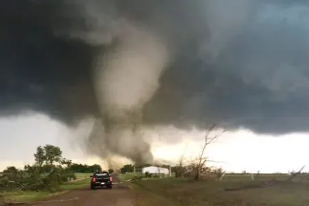 Tornado 3 nəfərin həyatına son qoydu