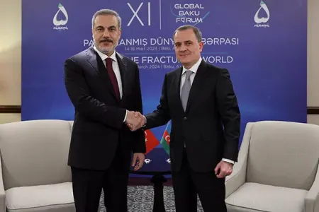 Ceyhun Bayramov Hakan Fidanla görüşdü