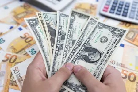 Dollar və avro yığanların NƏZƏRİNƏ - SON DƏQİQƏ XƏBƏRİ