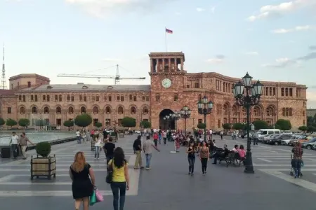 Qazaxıstan XİN rəhbəri Ermənistana səfər etdi