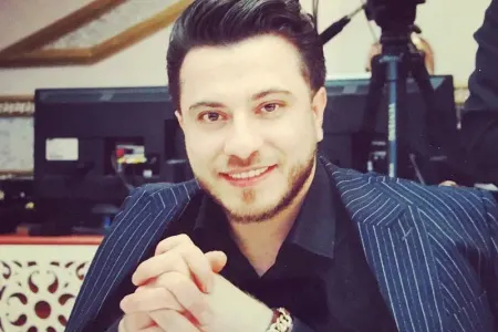 Atasının vəfatından sonra ilk dəfə efirə çıxdı - FOTO