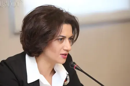 Nikol arvadının qohumuna vəzifə verir