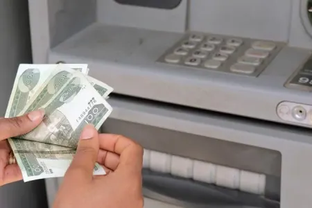 Bankomat sıradan çıxdı, 40 milyon dollar pul çıxartdılar