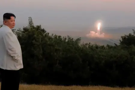 Kim artilleriya bölmələrinin təlimini yoxladı