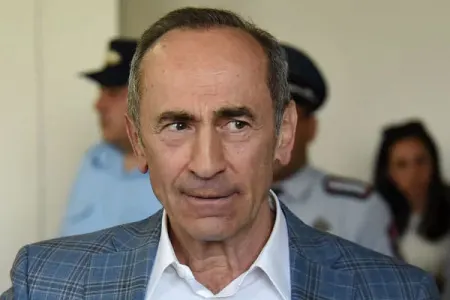 Ermənistanda gərginlik artır - Köçəryan hərəkətə keçdi
