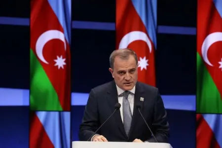 Ceyhun Bayramov Nüvə Enerji Sammitində çıxış etdi