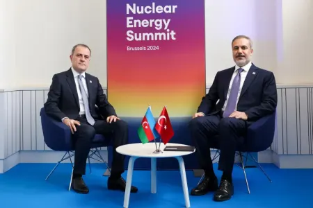 XİN başçıları Brüsseldə görüşdü